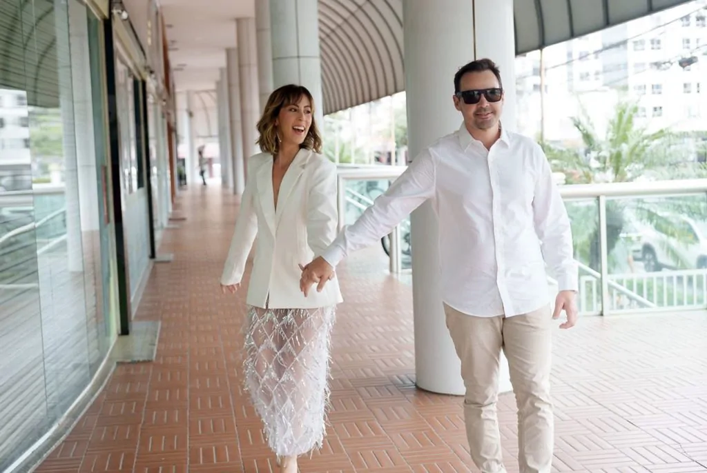 Lorena Vago e Elias Antônio oficializam união