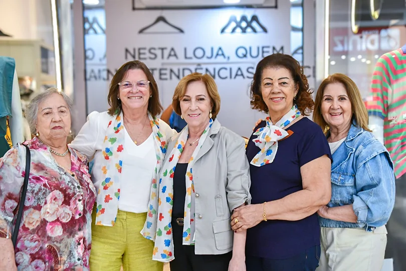 Lorena Vago e Elias Antônio oficializam união