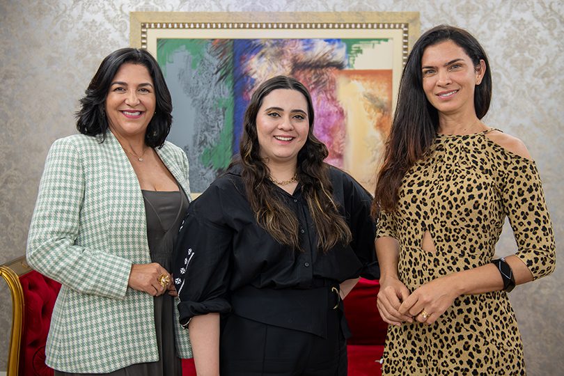 Leide Pires reúne amigas para celebrar nova idade