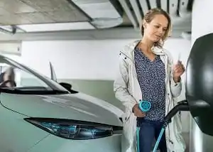 Condomínios capixabas estão prontos para os carros elétricos? Entenda os riscos