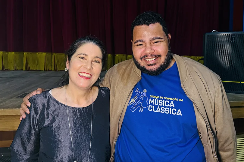 Cantora Mônica Salmaso encanta o público em Vitória