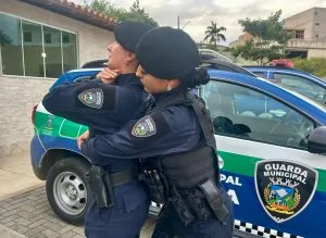 Agente da Guarda de Cariacica ensina manobra de desengasgo em bebês e adultos