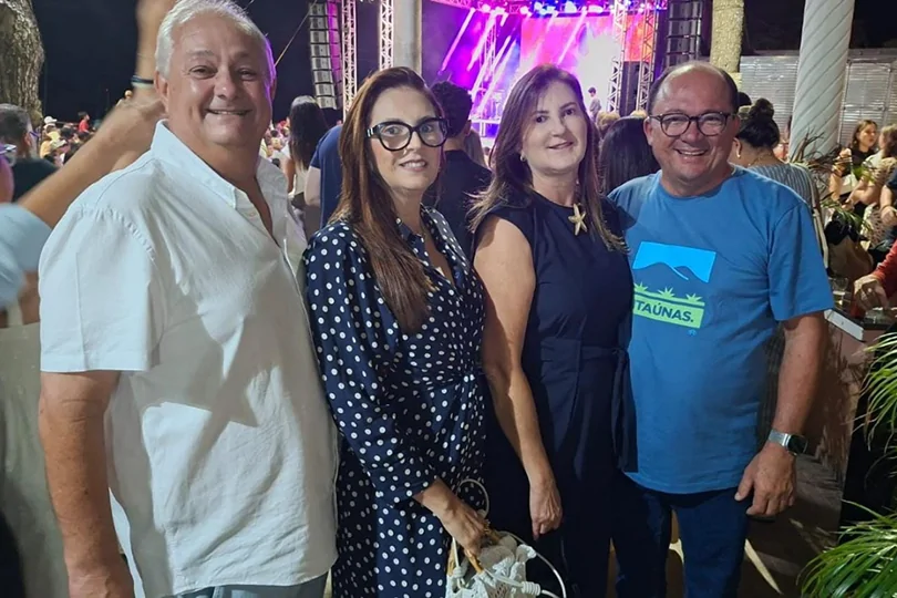 Coquetel marca abertura de exposição em Vila Velha Coquetel marca abertura de exposição em Vila Velha
