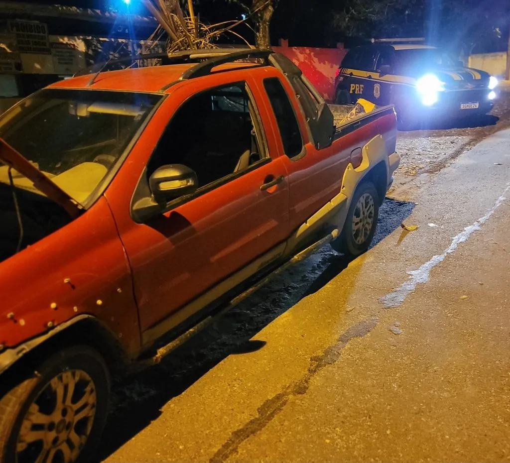 PRF apreende carro roubado, canetas emagrecedoras e anabolizantes em fiscalização no ES PRF apreende carro roubado, canetas emagrecedoras e anabolizantes em fiscalização no ES