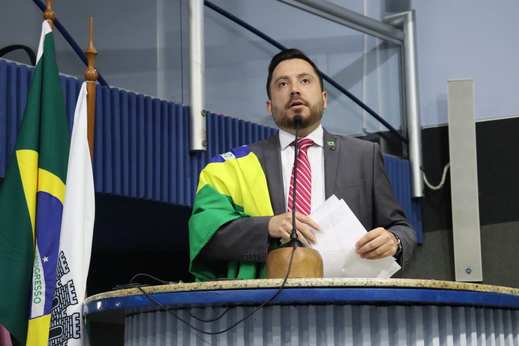 TRE-ES libera candidatura de Armandinho Fontoura na véspera da eleição