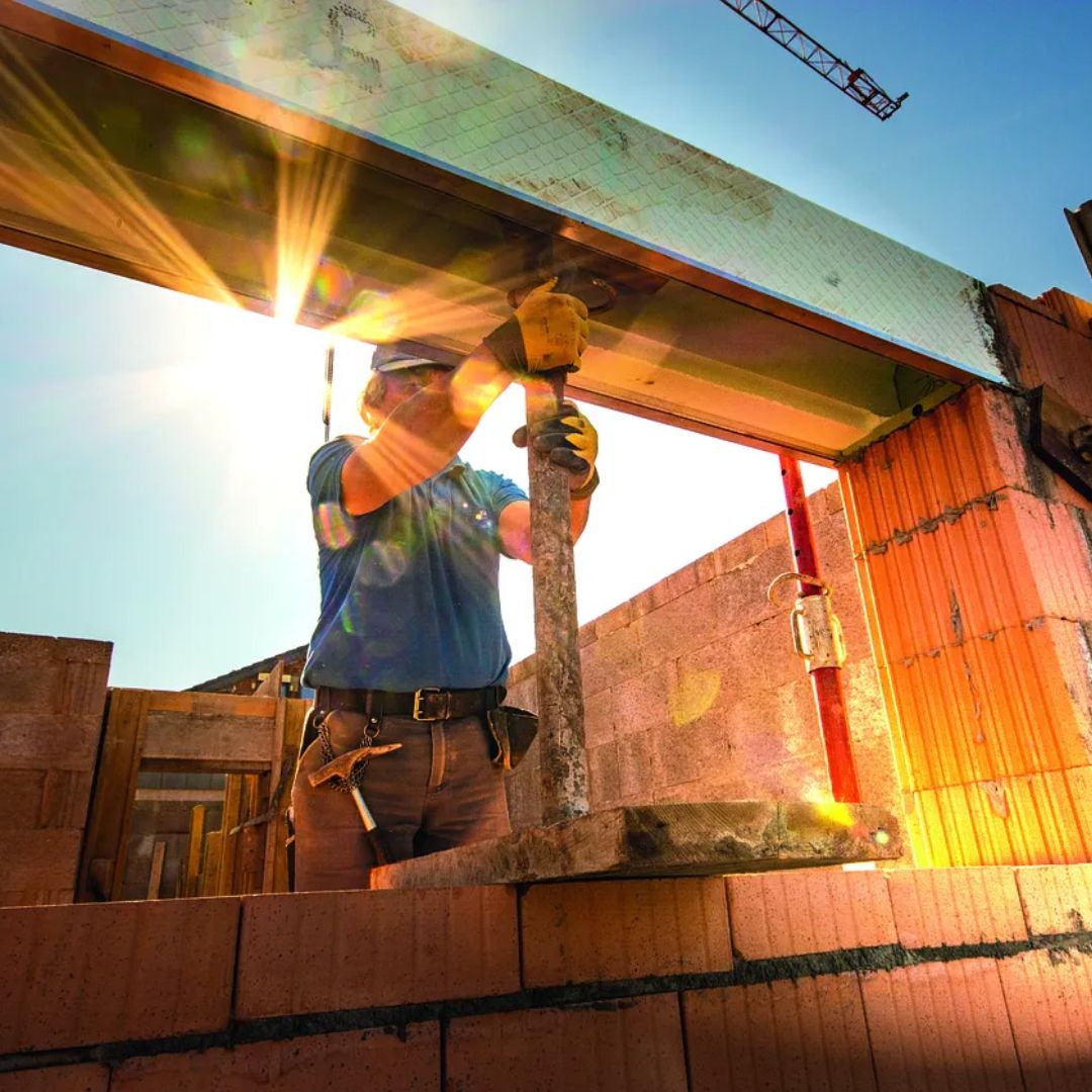 Construção Civil sustenta 75 mil empregos no ES Construção Civil sustenta 75 mil empregos no ES