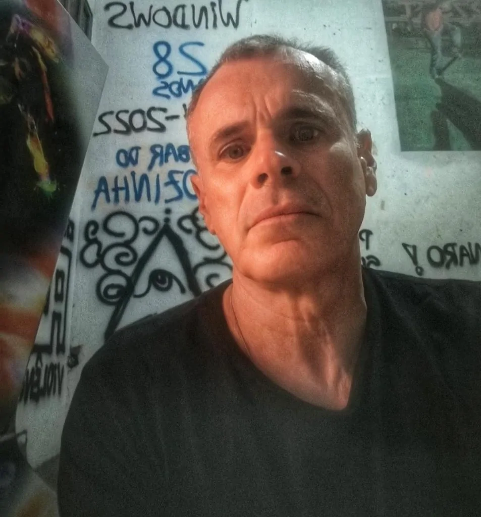 A genialidade de Arthur Bispo do Rosário e a força da arte sobre a loucura