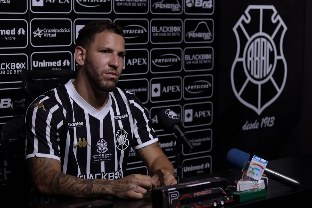 “Queria voltar para casa”: Murilo Henrique retorna ao Rio Branco após dez anos