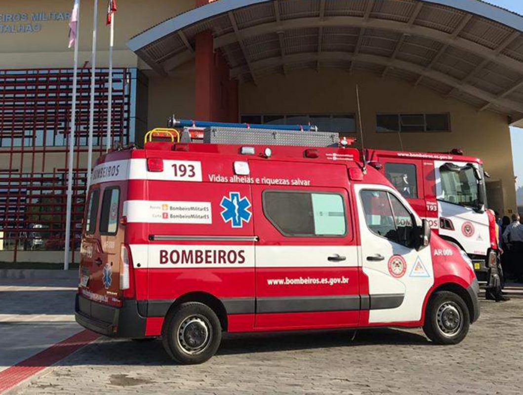 Fogo destrói casa e mãe e filha são socorridas em Cachoeiro