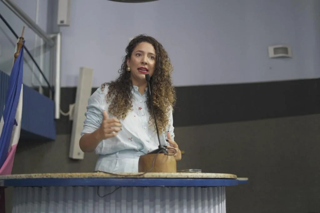 O retorno da oposição: Karla Coser reassume mandato e promete voz ativa na Câmara de Vitória O retorno da oposição: Karla Coser reassume mandato e promete voz ativa na Câmara de Vitória