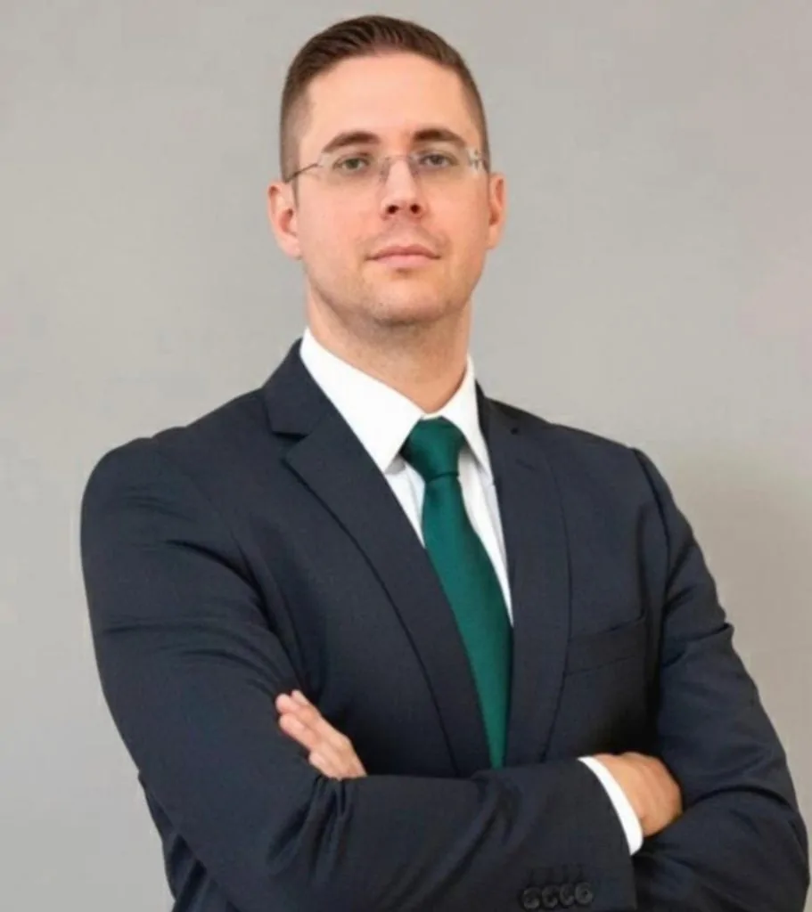 Influenciadora digital morre após complicação em cirurgia estética