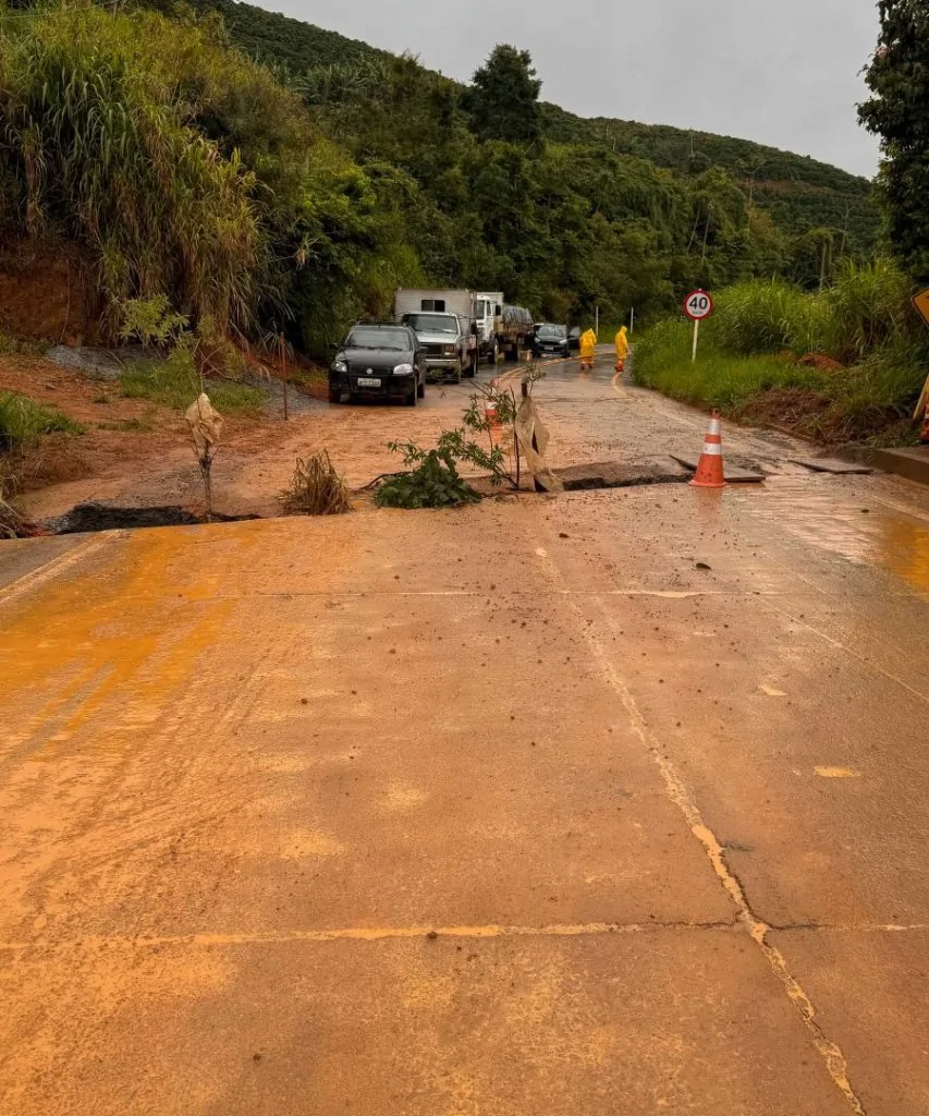 Ponte no Sul do ES é interditada após danos causados por temporal