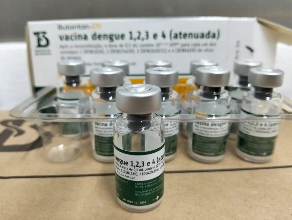 Suspensão da vacina contra dengue: especialista explica direitos dos pacientes e impactos da decisão