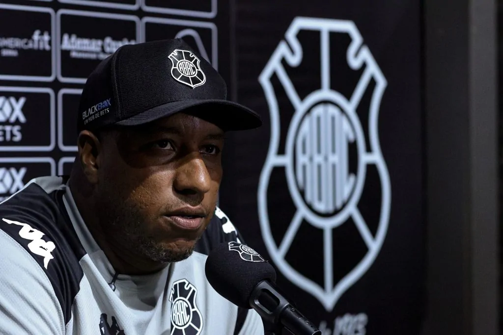 Em busca de reação, Rio Branco estreia na Copa Centro-Oeste diante do Vila Nova