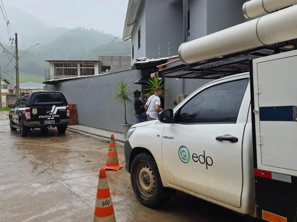 Casa de luxo é flagrada com "gato de energia" em Cachoeiro