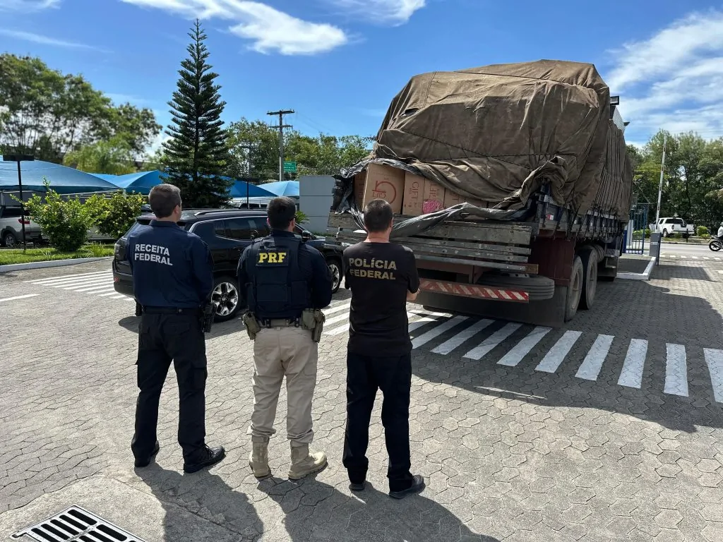 PRF apreende 3 milhões de cigarros contrabandeados na BR-101