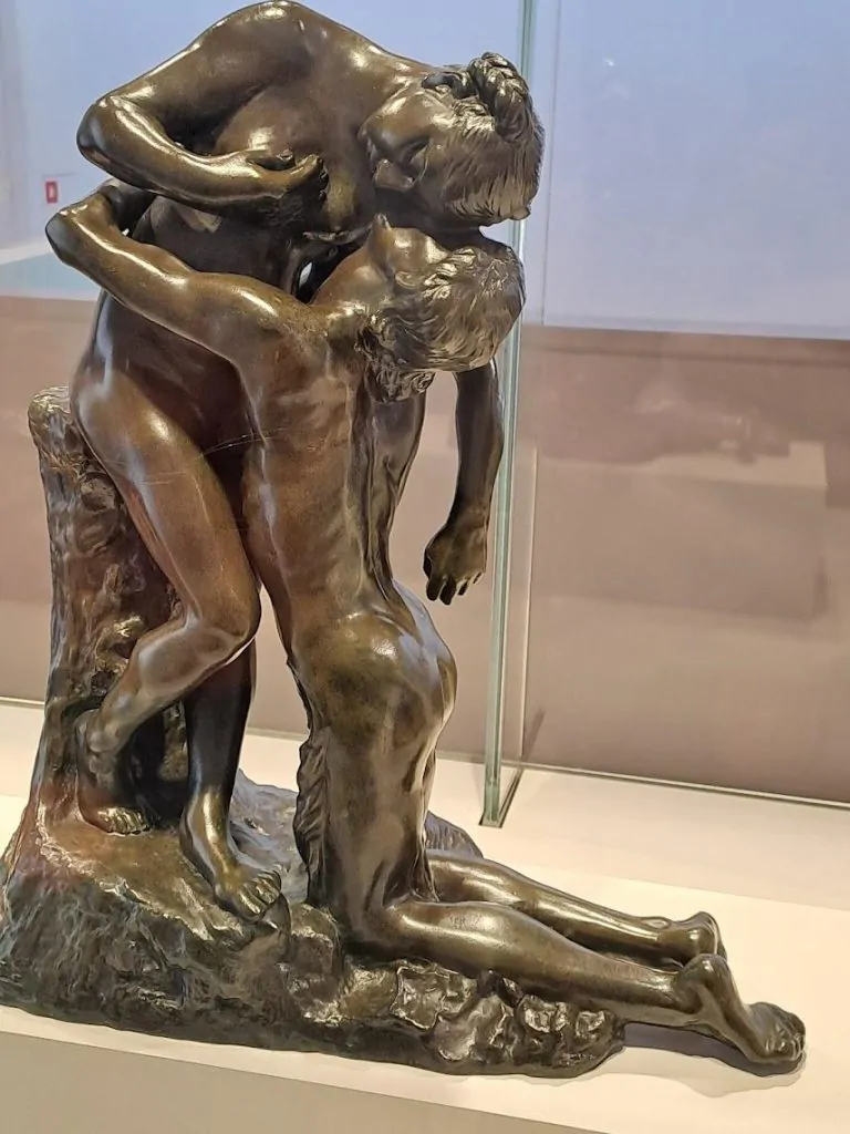 Camille Claudel: ecos de sua obra na assinatura de Rodin
