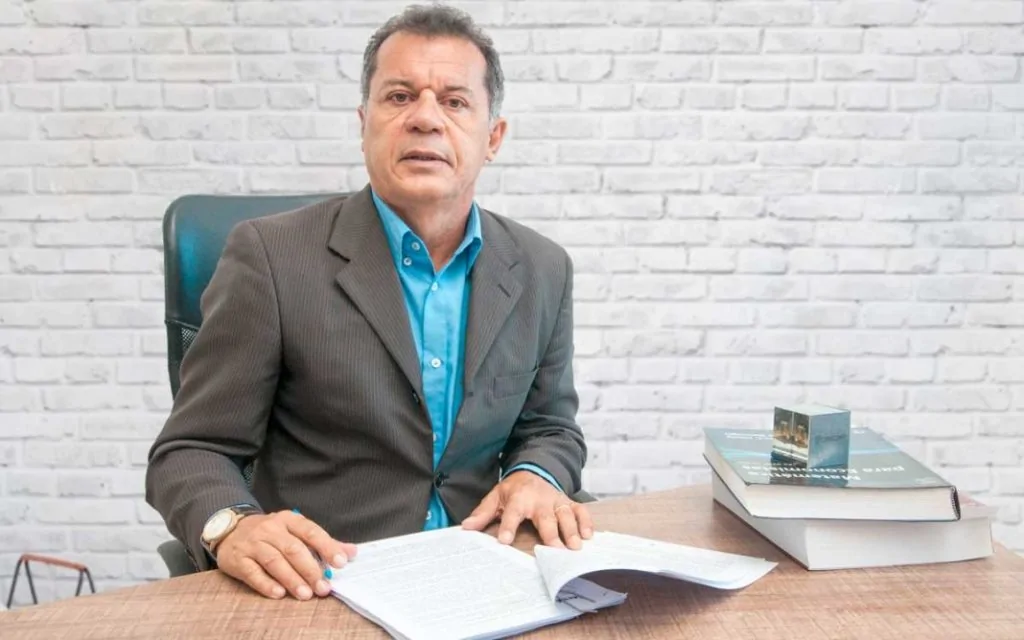 O ajuste como destino – Estado e capital no Brasil contemporâneo