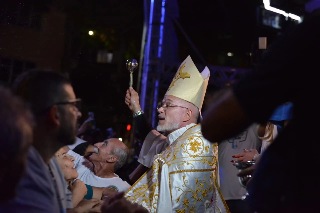 FOTOS | Romaria dos Homens reúne multidão e emociona fiéis