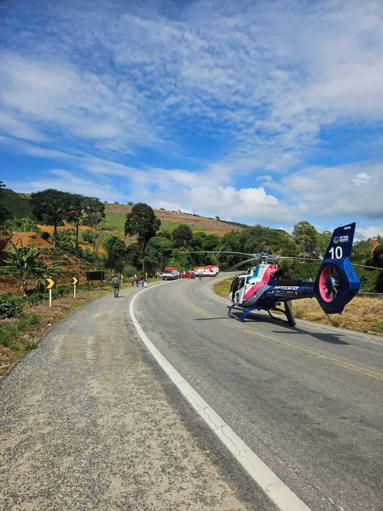Menina é resgatada de helicóptero após acidente grave em Ibatiba
