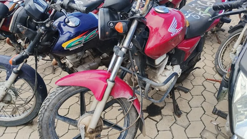 Novo leilão do Detran-ES tem motos e carros de luxo com lances a partir de R$ 400