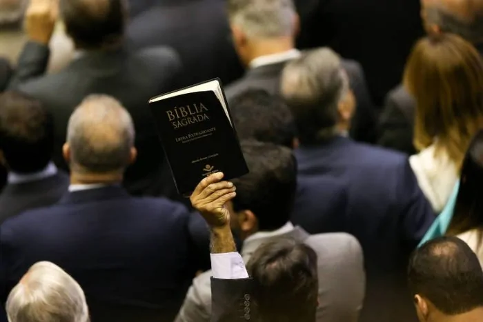 Evangélicos brasileiros: perseguidos por causa de Cristo ou pelo antitestemunho?