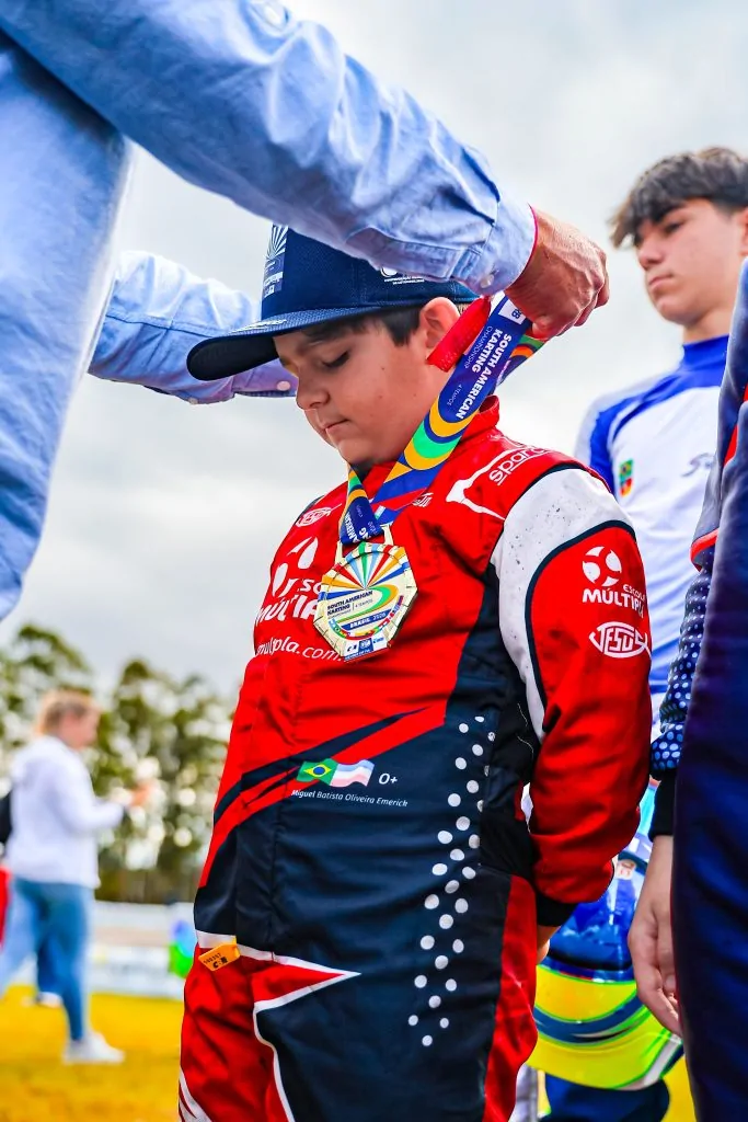 Irmãos capixabas brilham no Sul-americano de Kart 4T e Joaquim Emerick conquista título continental Irmãos capixabas brilham no Sul-americano de Kart 4T e Joaquim Emerick conquista título continental