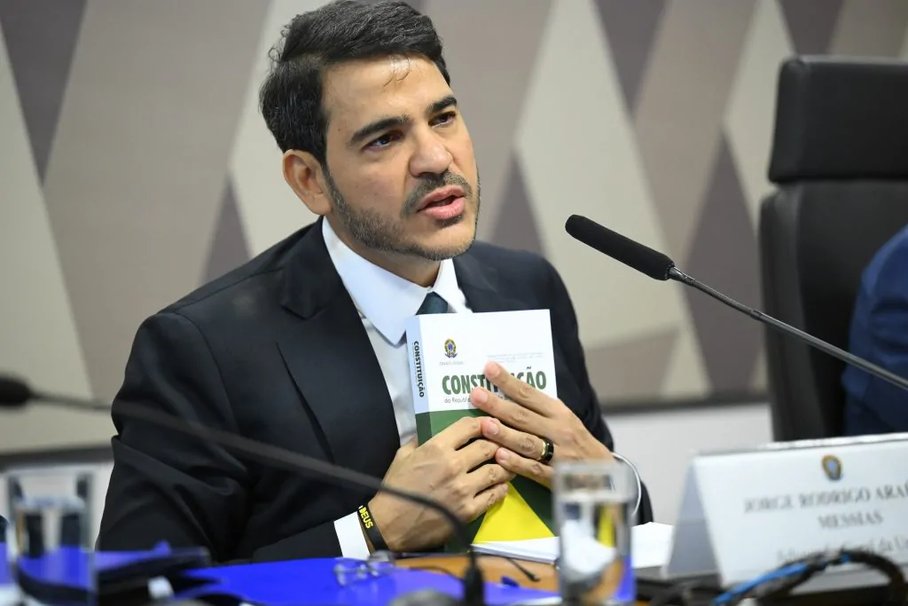 A rejeição de Jorge Messias ao STF e o uso político dos evangélicos no Brasil