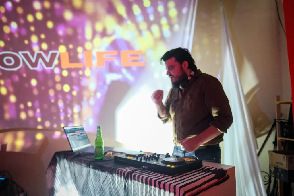 Nova edição de Lowlife com música de alto nível em balada cedo no Centro de Vitória
