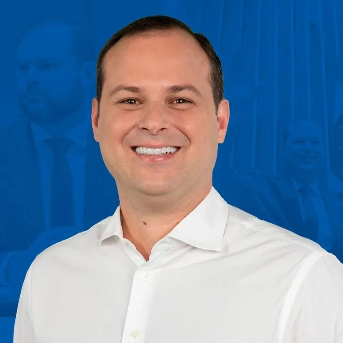 Dr. Victor Linhalis