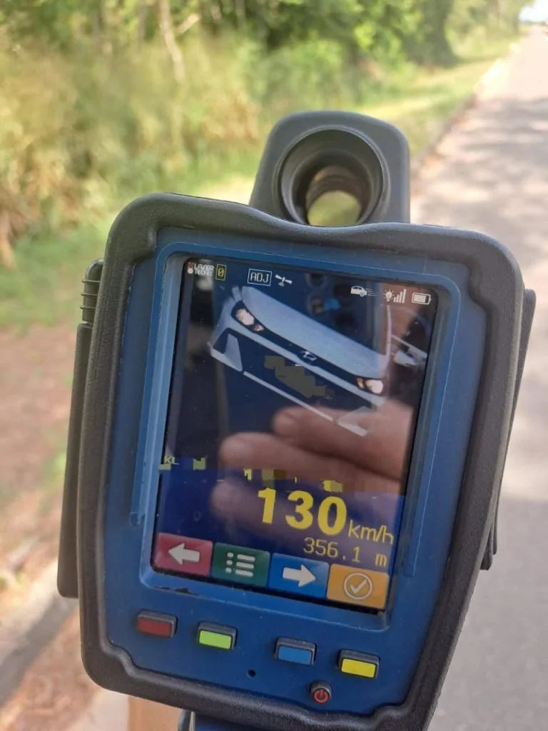 PRF-ES flagra excesso de velocidade e outras imprudências na 101