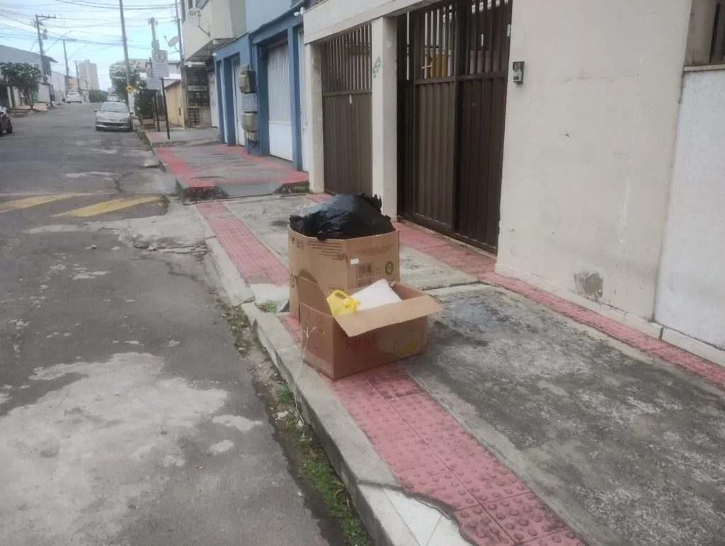 Greve dos coletores deixa lixo acumulado em Vila Velha