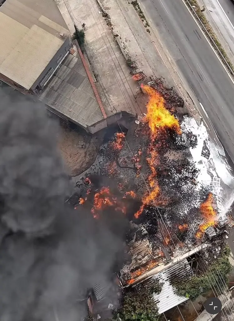 VÍDEO | Incêndio grave atinge imóvel em Cariacica