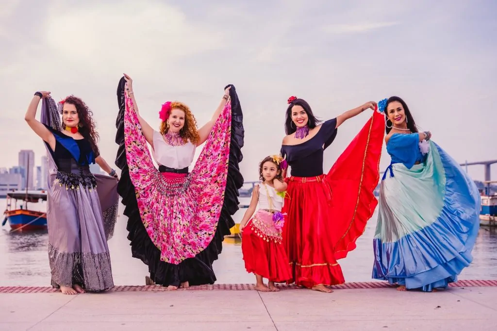 Viva Santa Sara”: evento terá mostra de dança, vivências terapêuticas e feira de artesanato em torno da cultura cigana Viva Santa Sara”: evento terá mostra de dança, vivências terapêuticas e feira de artesanato em torno da cultura cigana