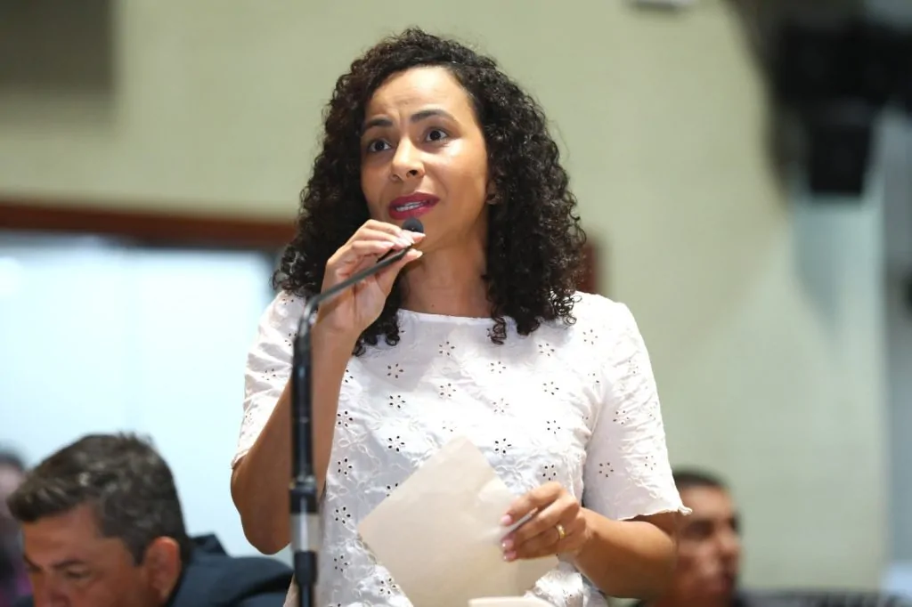Com contratos próximos do vencimento, Deputada questiona futuro dos CRJs