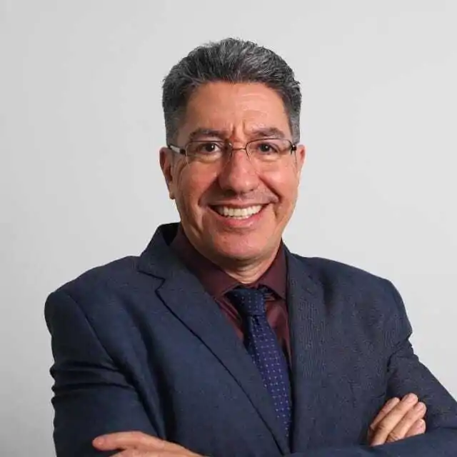 “Passamos despercebidos”: invisibilidade social afeta saúde mental de garis e coletores, alerta especialista