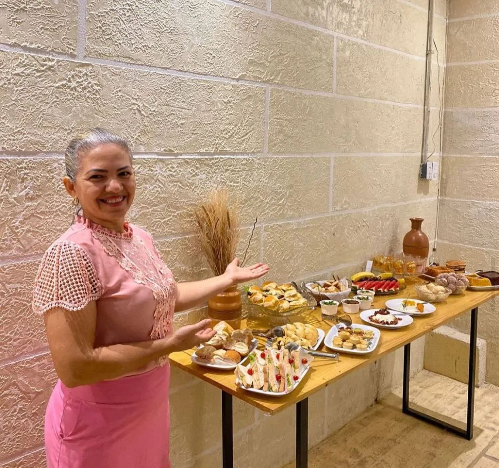 Entre doces e cuidados: a rotina de uma empreendedora que transformou a confeitaria em sustento