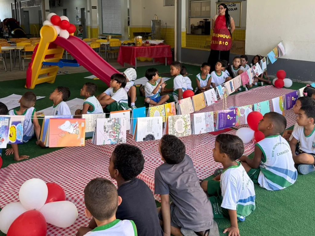 Entre histórias e frutas: Piquenique Literário desperta pequenos leitores em escola de Cariacica