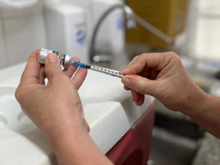 ES inicia multivacinação para menores de 15 anos; mais de 400 mil estão com vacinas atrasadas