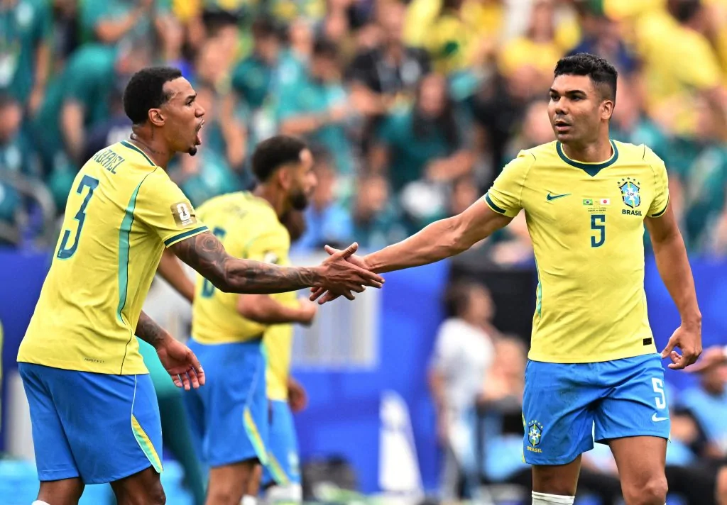 Com gols de Casemiro e Martinelli, Brasil vai para as oitavas