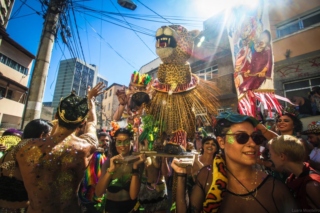 Bloco Amigos da Onça leva festa gratuita ao Centro de Vitória neste sábado