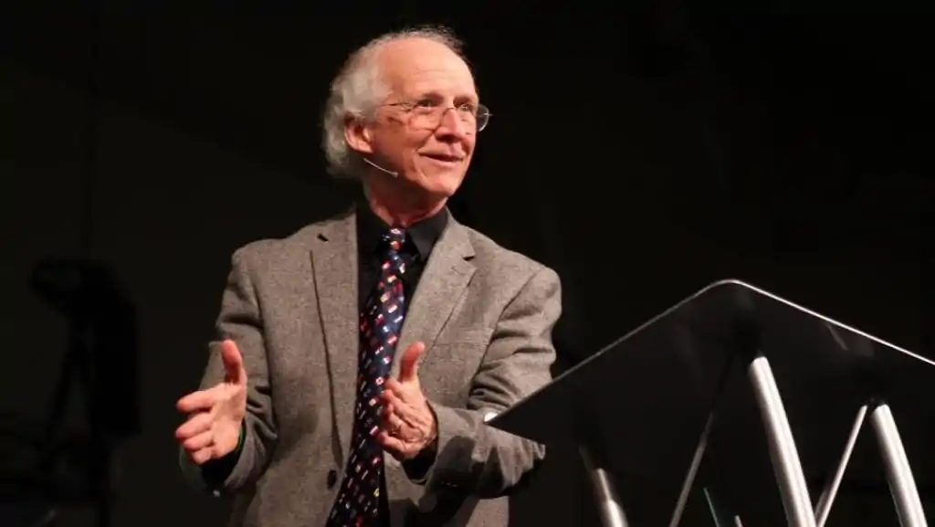 Dia do Pastor: antes de ser pastor, ele ainda é ovelha - Imagem de John Piper