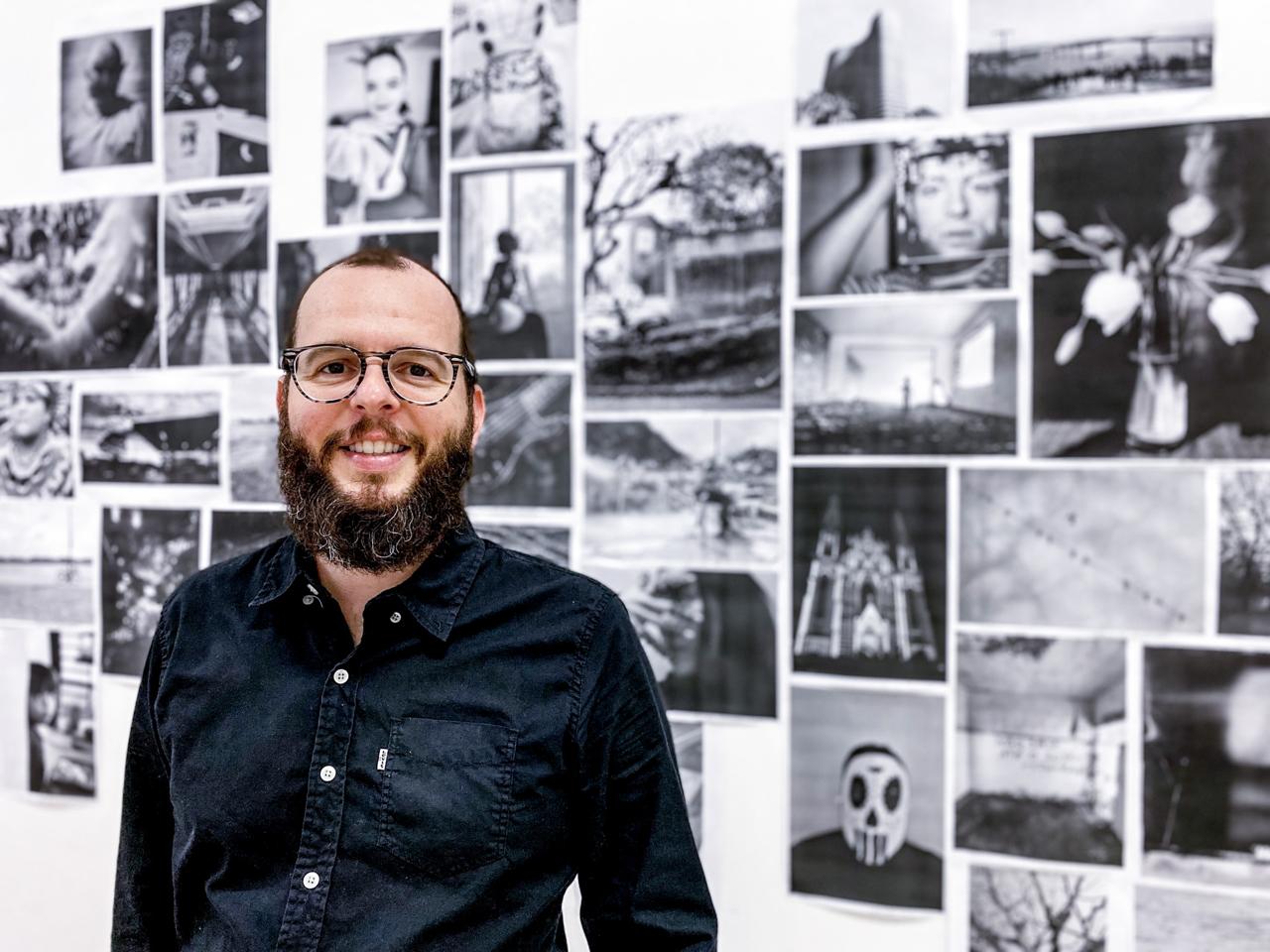 Exposição coletiva de fotografia contemporânea acontece à beira-mar em Iriri