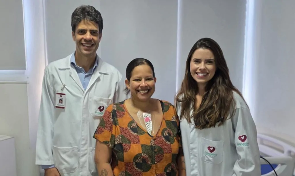 Paciente recebe um novo coração 17 anos após autorizar doação de órgãos do filho