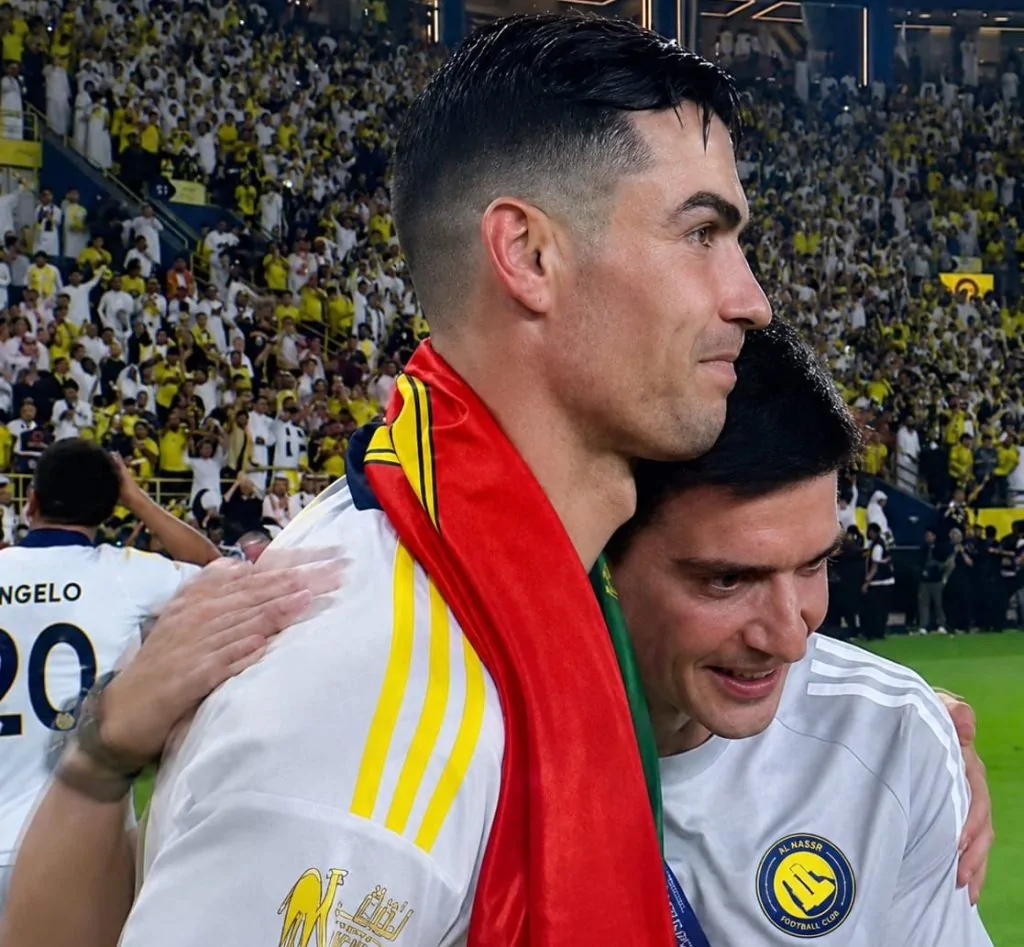 De Muniz Freire para o mundo: fisiologista capixaba conquista título no futebol saudita ao lado de Cristiano Ronaldo