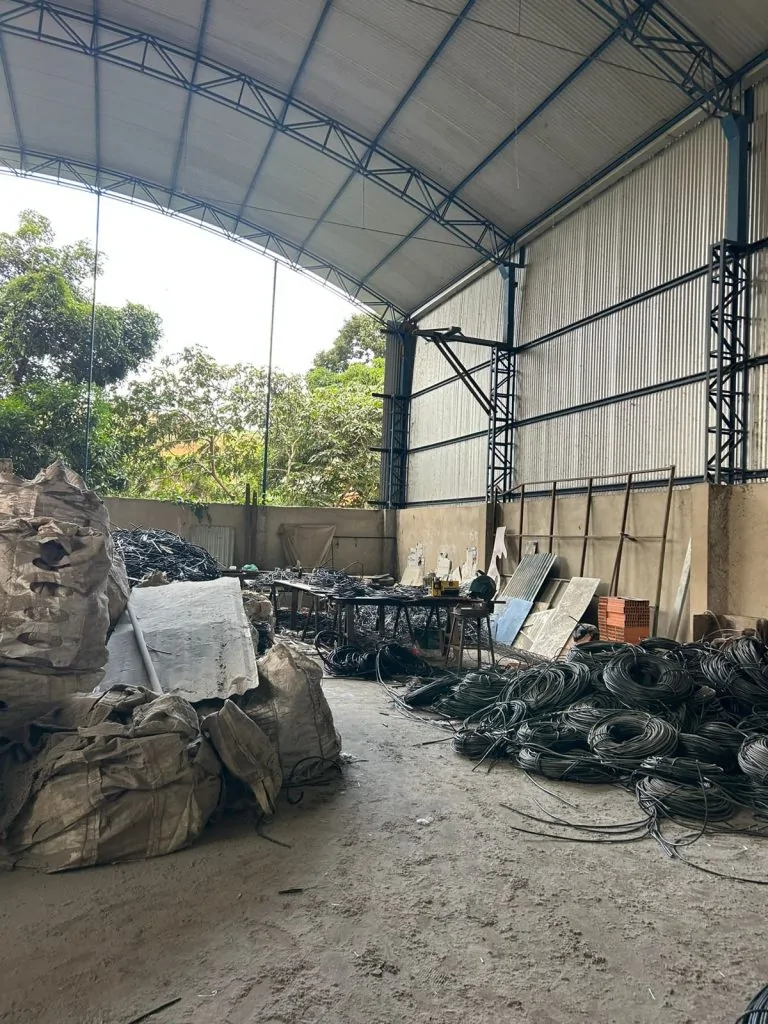 Carga de R$ 300 mil em cabos de cobre furtados é apreendida em galpão no ES Carga de R$ 300 mil em cabos de cobre furtados é apreendida em galpão no ES