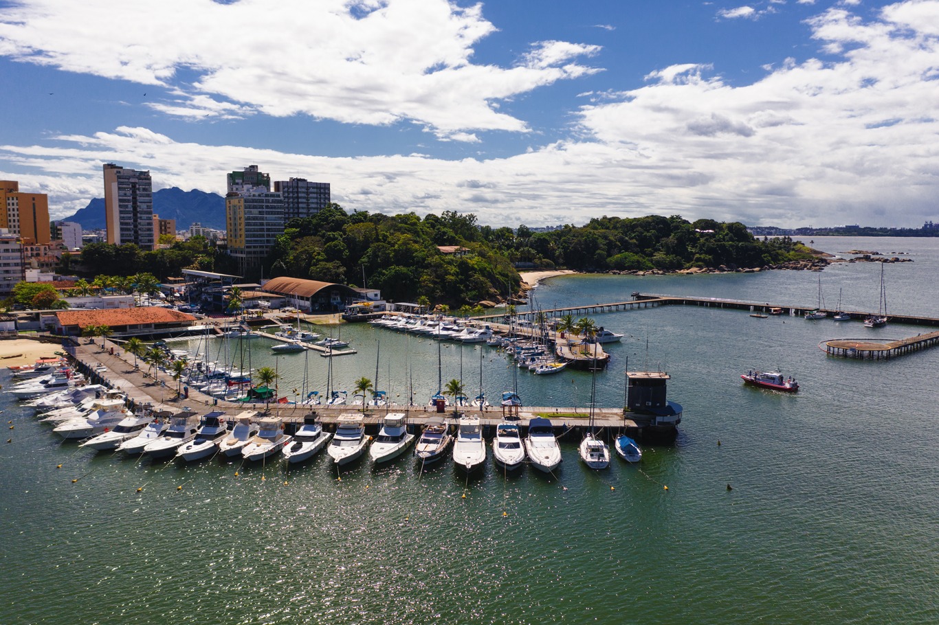 Iate Clube do Espírito Santo recebe homenagem na Câmara de Vitória pelos 80 anos