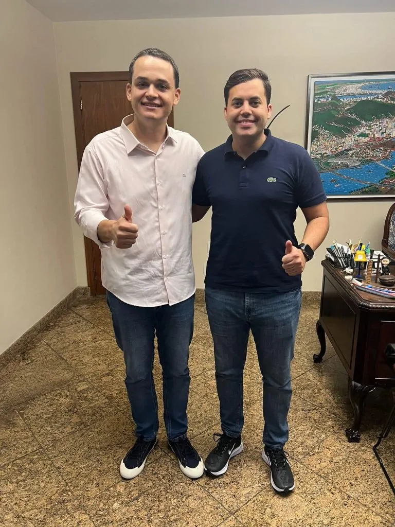 Kauê Oliveira assume cargo em Vitória e aproxima PL do Republicanos