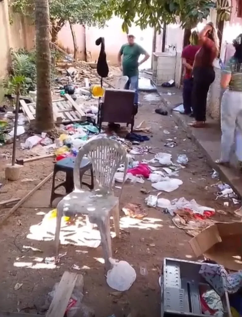 Nu e deitado no chão, homem com deficiência é resgatado de maus-tratos em Marataízes