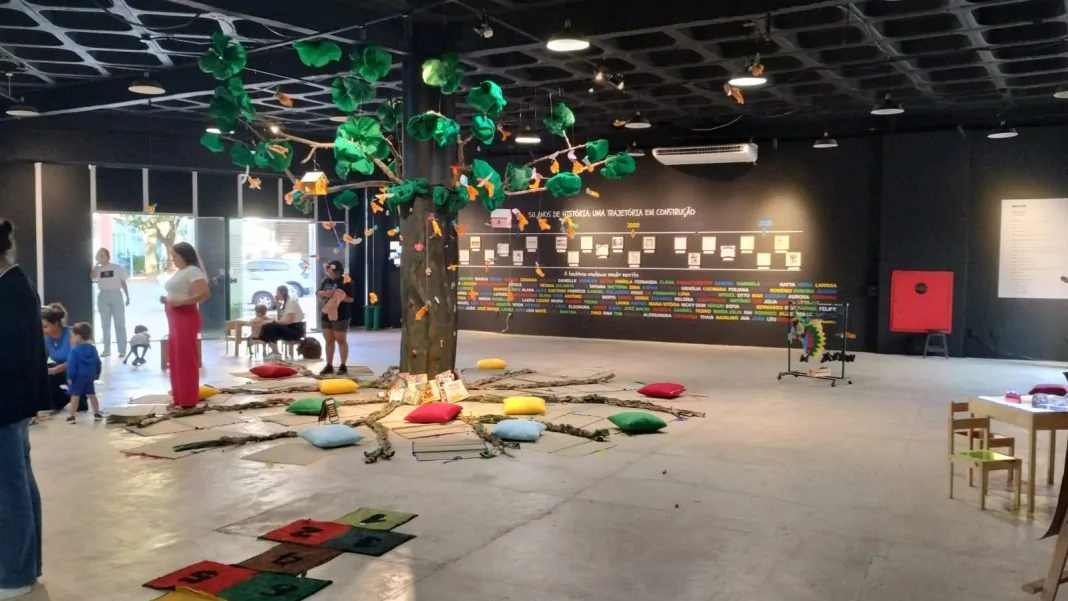 Exposiçao Raizes que Educam 1